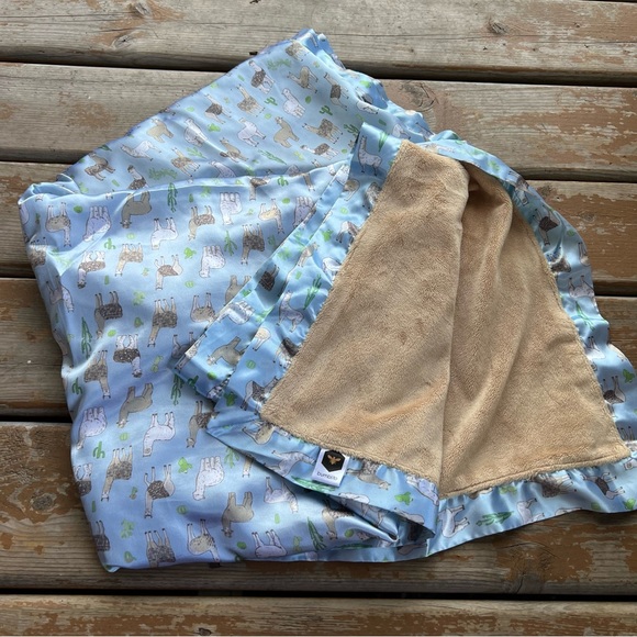 Bumblito Bee Luxe Blanket - Plush Minky & Smooth Satin -40”x60” - Party of Eight - Picture 2 of 6